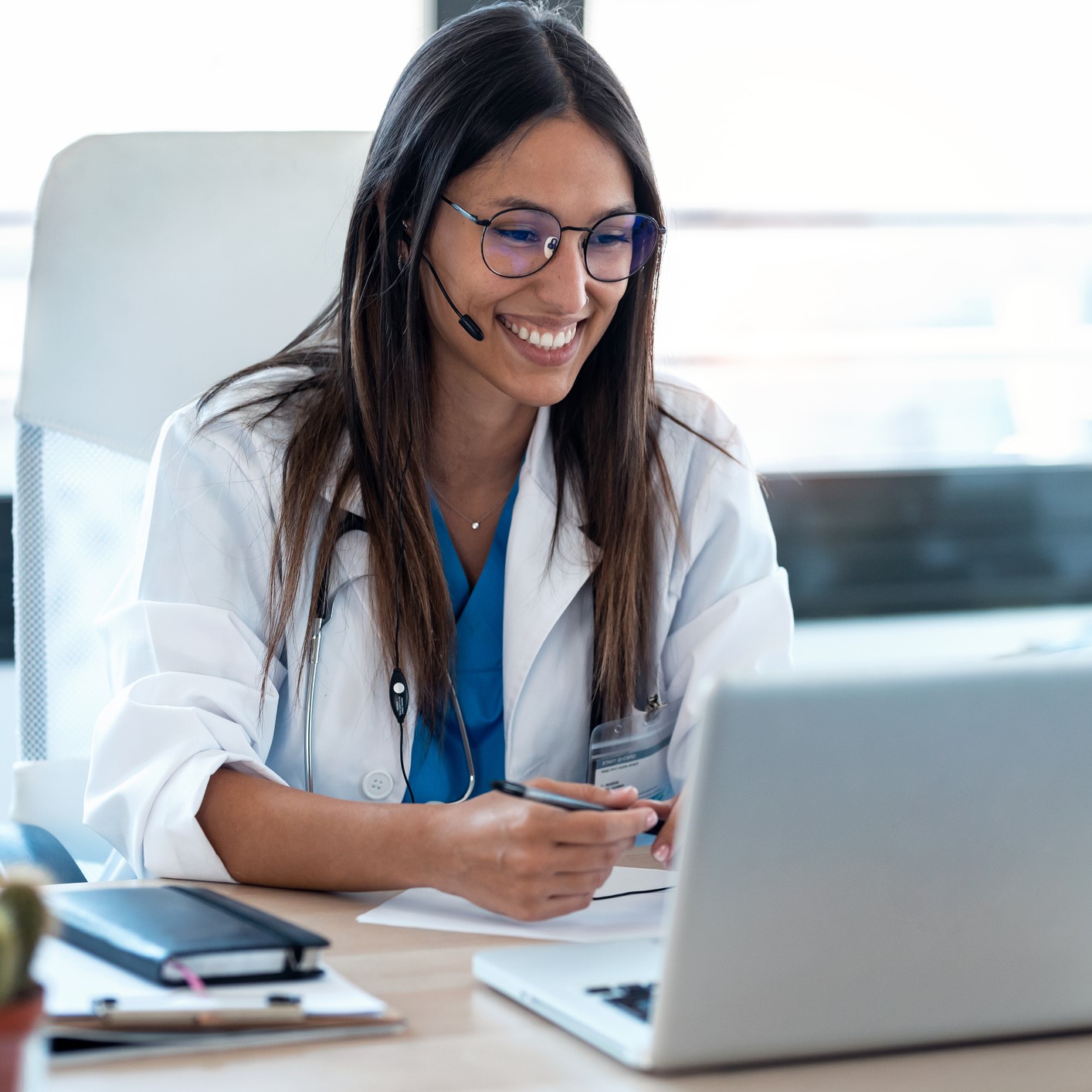 Les soins de santé virtuels de Dialogue sont maintenant offerts avec les régimes d’assurance collective de l’Assurance vie Équitable*